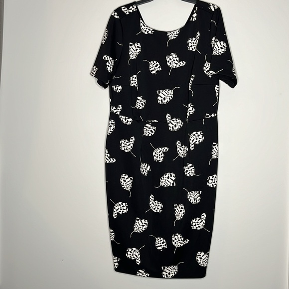 VINCE CAMUTO Women’s Black White Floral Artsy Dress Size 1X - Picture 1 of 8